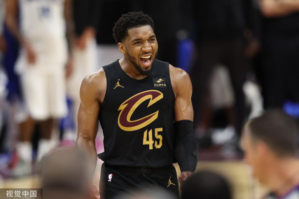 一支年轻的 一支年轻的