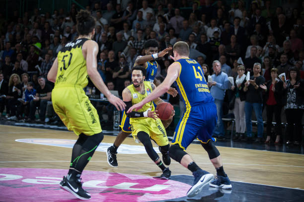 且常常在关 且常常在关