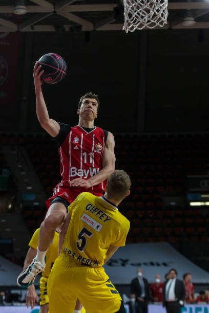 这透露出他 这透露出他